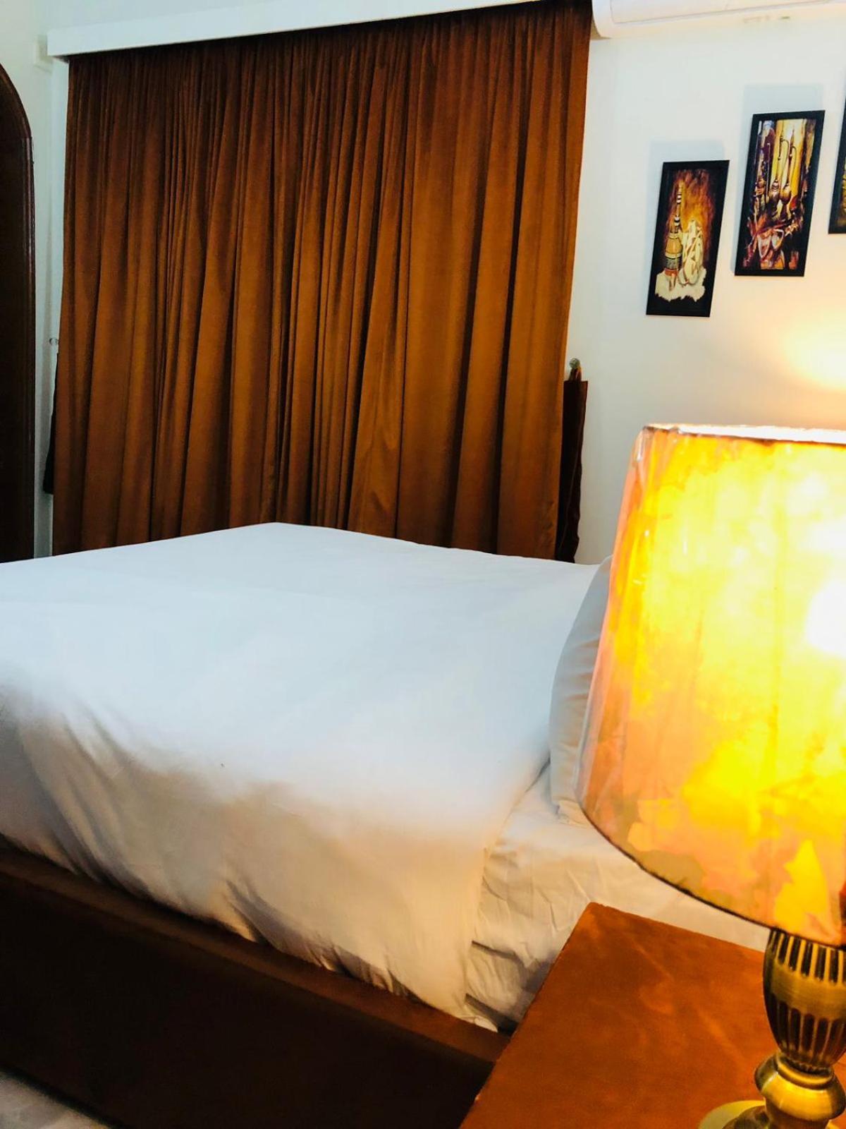 Royal Executive Hotel Islamabad Luaran gambar